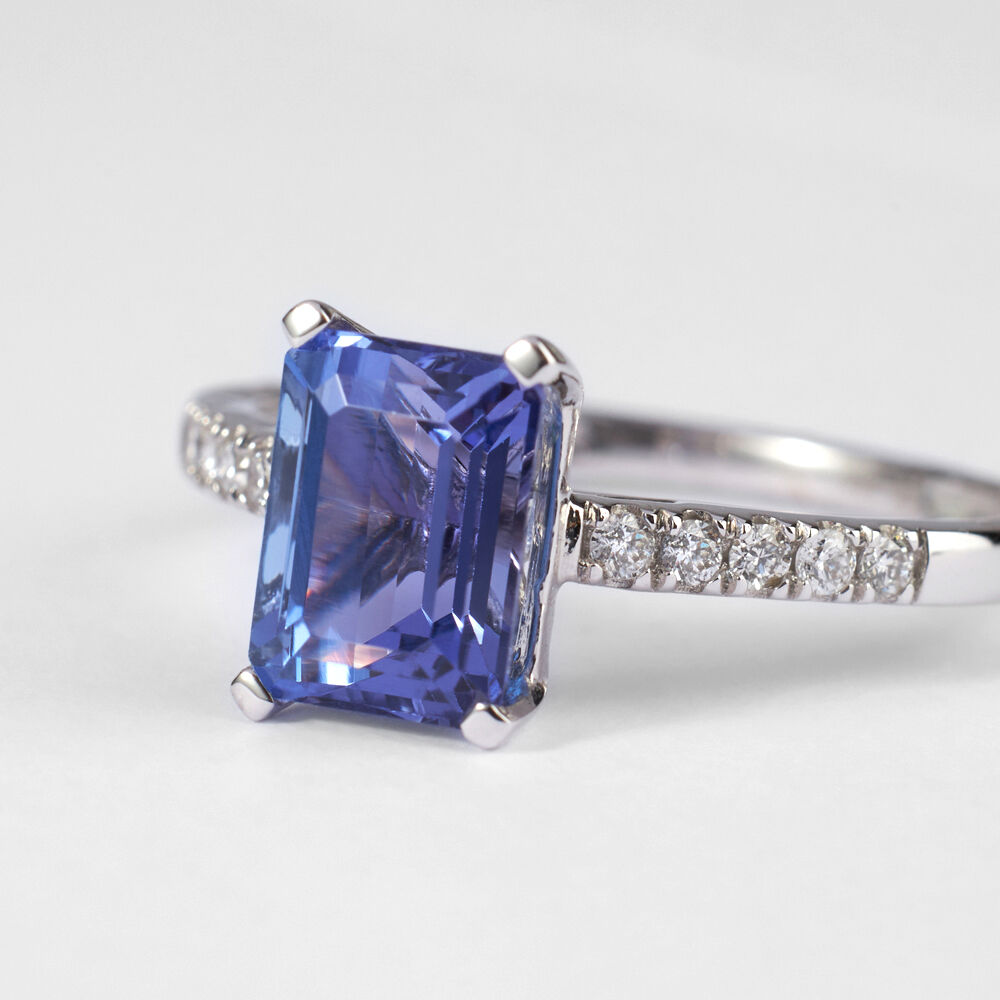 Tanzanite, per un magico San Valentino