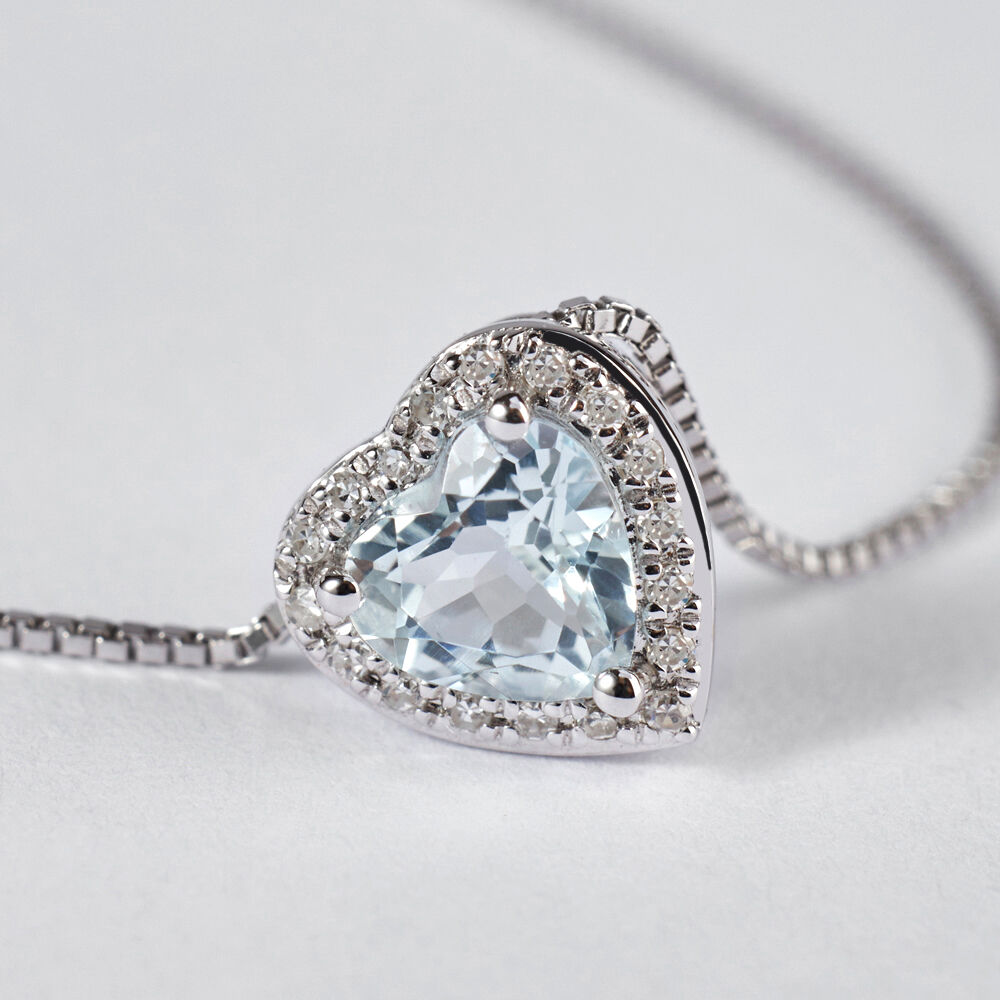 Gioielli luminosi con acquamarina