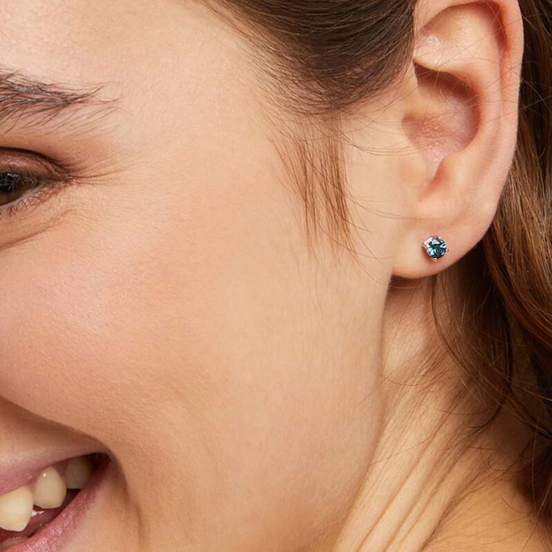 Orecchini Lobo Punto Luce Am&eacute;lie Oro Bianco Topazio - Orecchini a Lobo Donna | Stroili