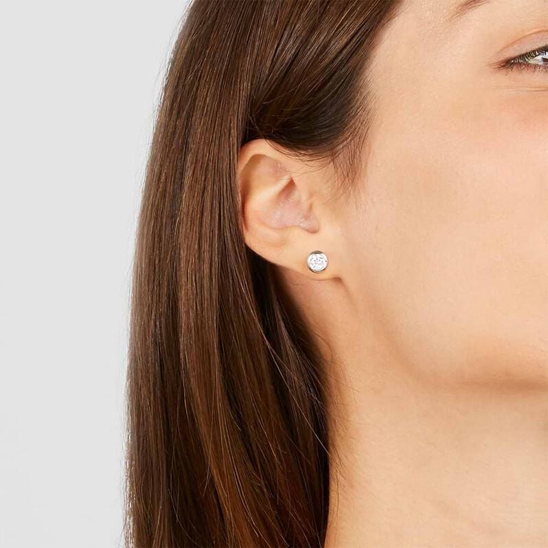 Orecchini Lobo Punto Luce Diamade Oro Bianco Diamante Lab-Grown - Orecchini a Lobo Donna | Stroili