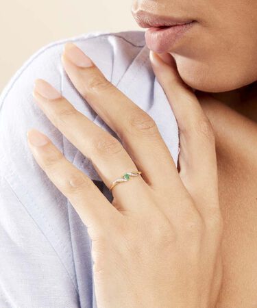 Anello Solitario Charlotte Oro Giallo Smeraldo