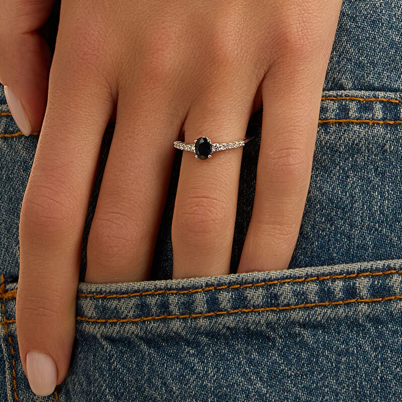 Anello Solitario Charlotte Oro Bianco Zaffiro Diamante - Anelli Donna | Stroili