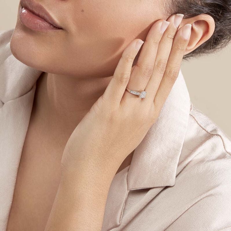 Anello Solitario Sophia Oro Bianco Diamante - Anelli con Pietre Donna | Stroili