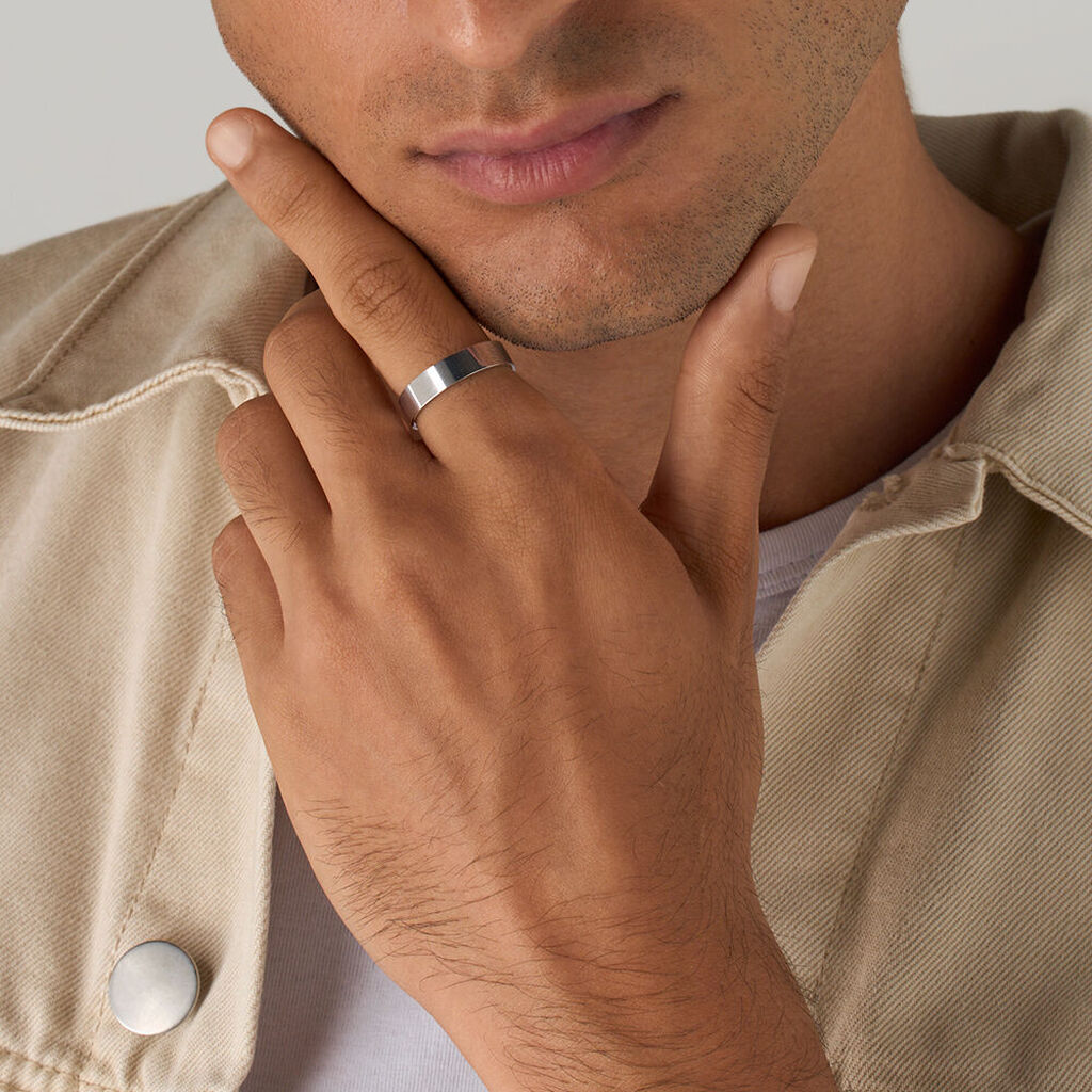 Anello Fascia Gentleman Argento Rodiato - Anelli con Incisione Uomo | Stroili