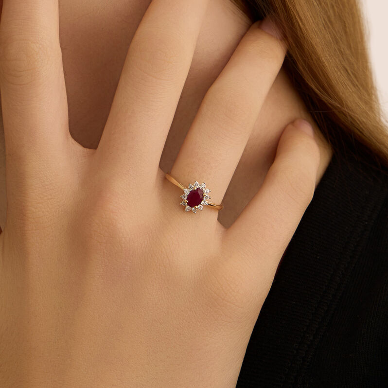 Anello Solitario Kate Charlotte Oro Giallo Rubino Diamante - Anelli con Pietre Donna | Stroili