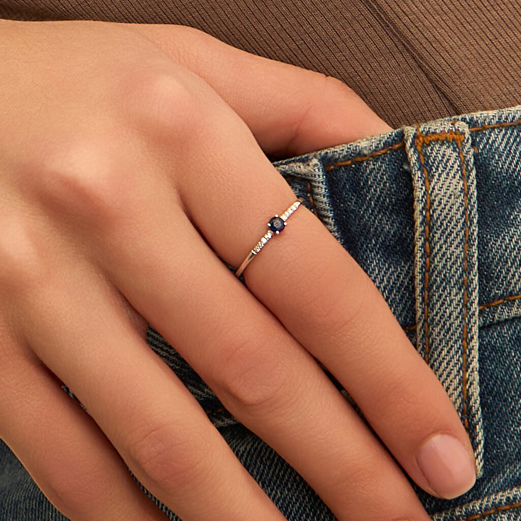 Anello Solitario Charlotte Oro Bianco Zaffiro Diamante - Anelli con Pietre Donna | Stroili