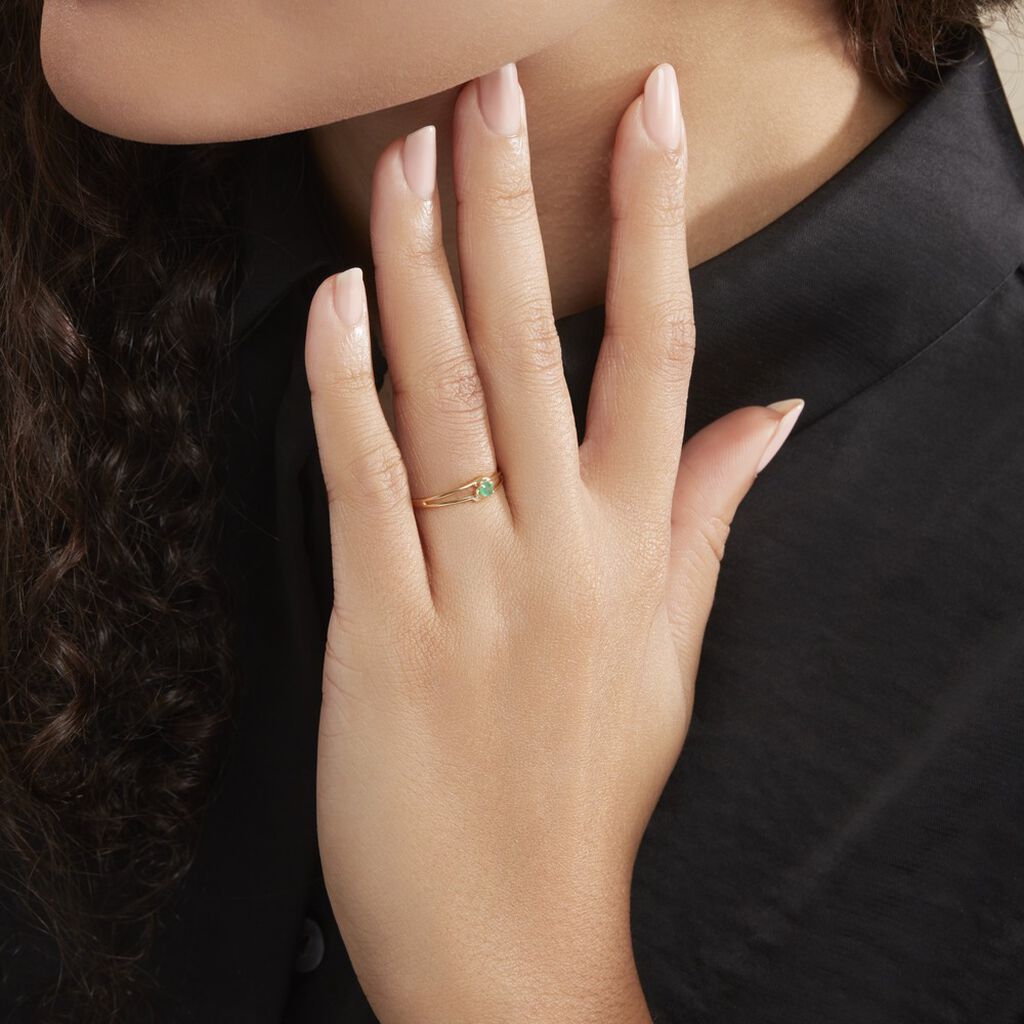 Anello Solitario Charlotte Oro Giallo Smeraldo