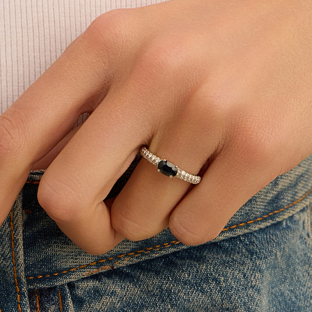 Anello Solitario Charlotte Oro Bianco Zaffiro Diamante