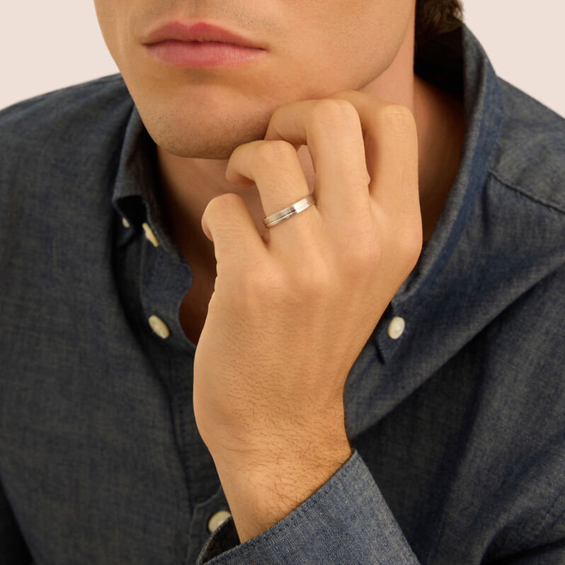 Fede Classica Satinata 4 mm Oro Bianco - Anelli con Incisione Uomo | Stroili