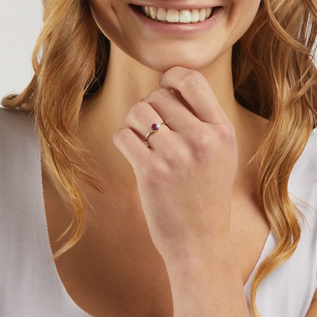 Anello Solitario Elizabeth Crown Oro Bianco Rubino Diamante - Anelli con Pietre Donna | Stroili