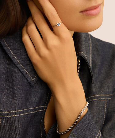 Anello Solitario Charlotte Oro Bianco Zaffiro Diamante