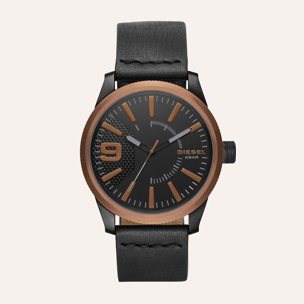 Solo tempo con cassa in acciaio e cinturino in pelle nera