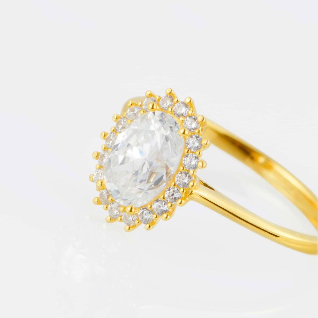 Anello Solitario Claire Oro Giallo Cubic Zirconia - Anelli con Pietre Donna | Stroili