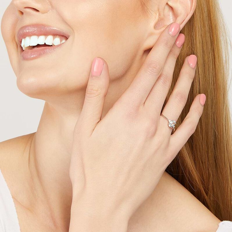 Anello Solitario In Oro Bianco Con Acquamarina Ovale 0,65 Ct E Diamanti 0,03 Ct - Anelli con Pietre Donna | Stroili