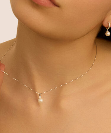 Orecchini A Cerchio Gabrielle Oro Bianco Perla D'Acqua Dolce Cubic Zirconia