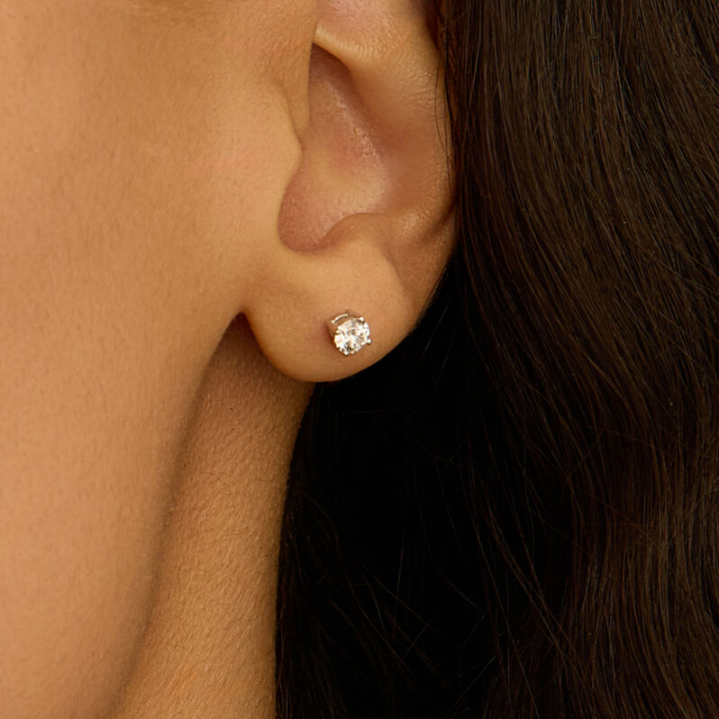 Orecchini Lobo Punto Luce Diamade Oro Bianco Diamante Lab-Grown - Orecchini a Lobo Donna | Stroili