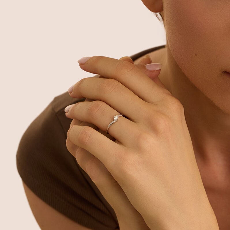 Anello Solitario Grace Oro Bianco Diamante - Anelli con Pietre Donna | Stroili