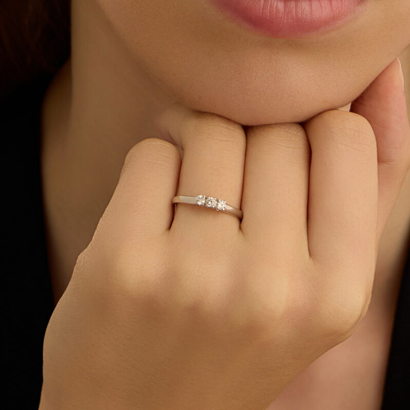Anello Trilogy Grace Oro Bianco Diamante - Anelli con Pietre Donna | Stroili
