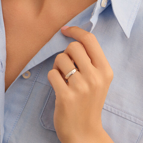 Fede Comoda 4 mm Oro Bianco Diamante - Anelli con Incisione Donna | Stroili