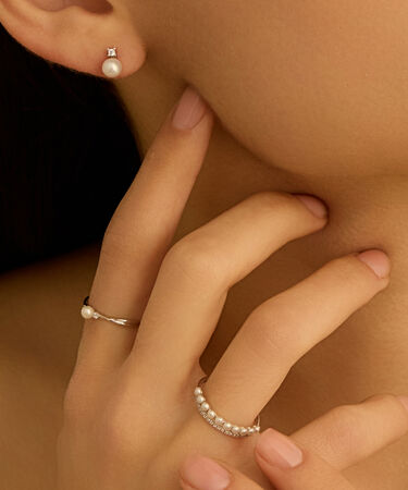Anello Riviere Gabrielle Oro Bianco Perla D'Acqua Dolce Cubic Zirconia