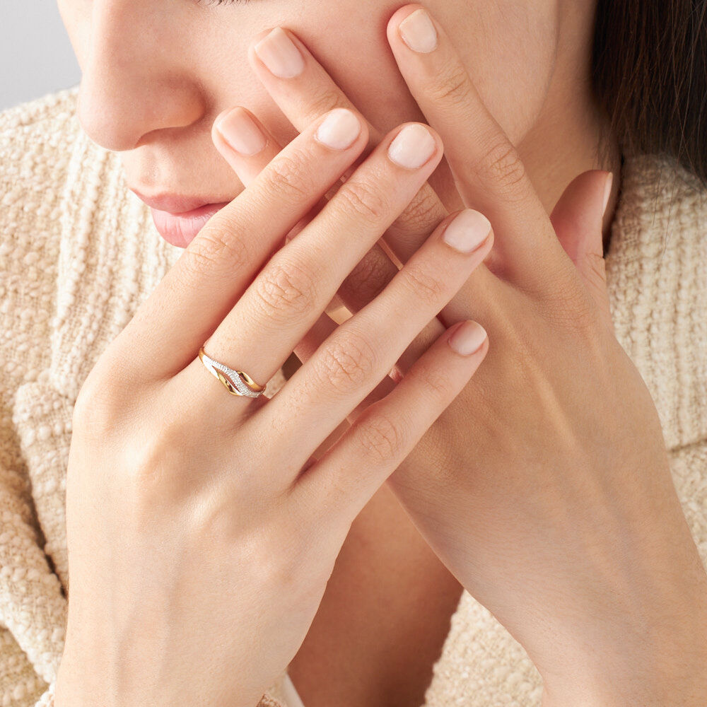 Anello con iniziale stroili top