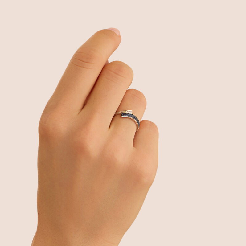 Anello Contrarie Charlotte Oro Bianco Zaffiro Diamante - Anelli con Pietre Donna | Stroili