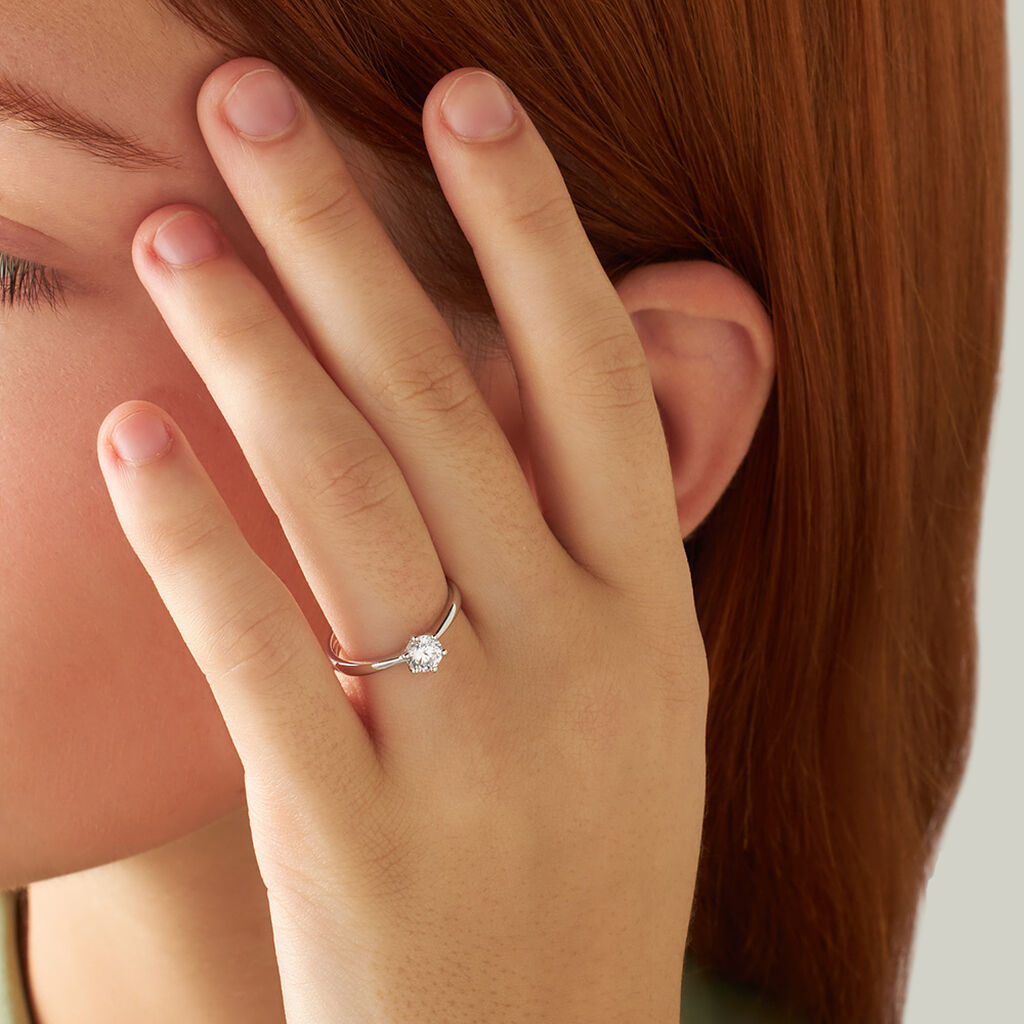 Anello Solitario Claire Oro Bianco E Cubic Zirconia - Anelli con Pietre Donna | Stroili