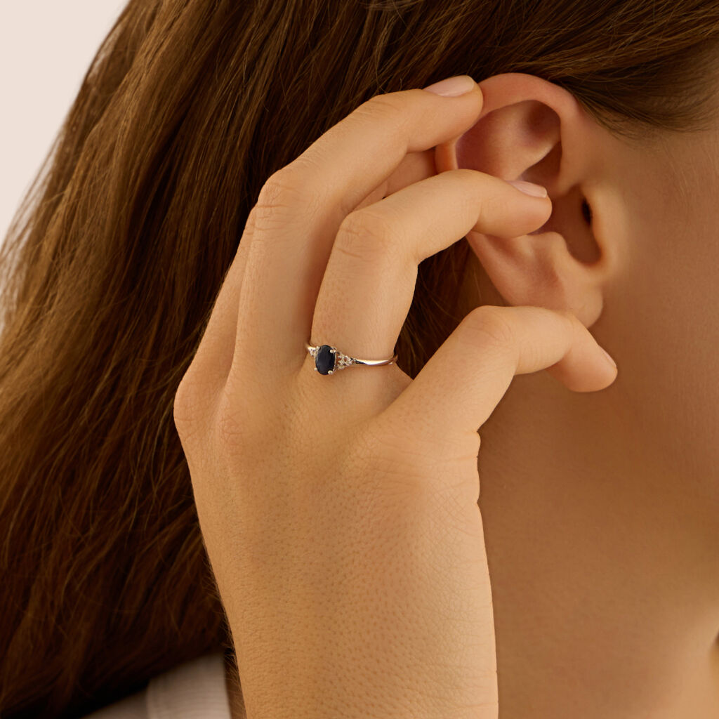 Anello Solitario Charlotte Oro Bianco Zaffiro Diamante