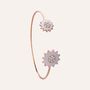 Bangle con fiori rosa in acciaio rosato e strass