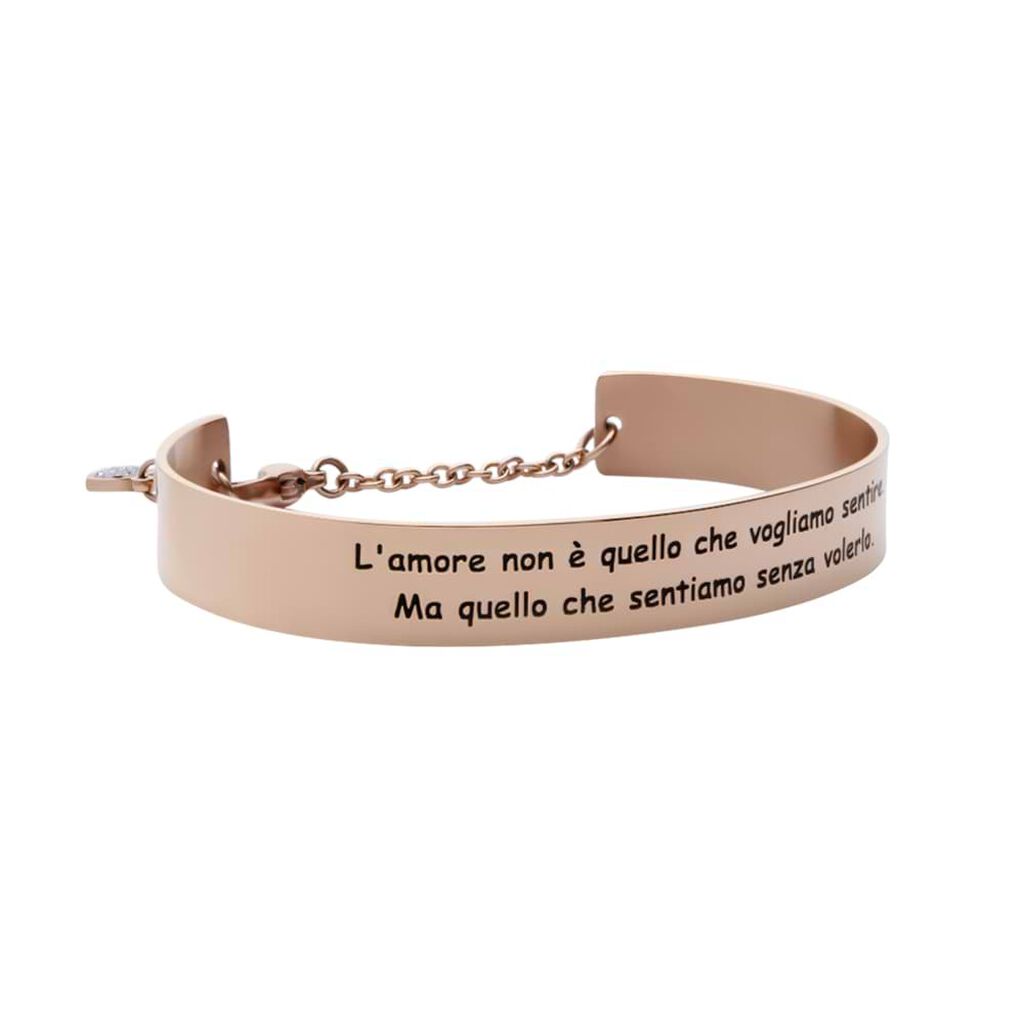Bangle L'amore non &egrave; quello che vogliamo sentire. Ma quello che sentiamo senza volerlo in acciaio rosatoBracciale in corda e acciaio con ciondolo a croce marrone
