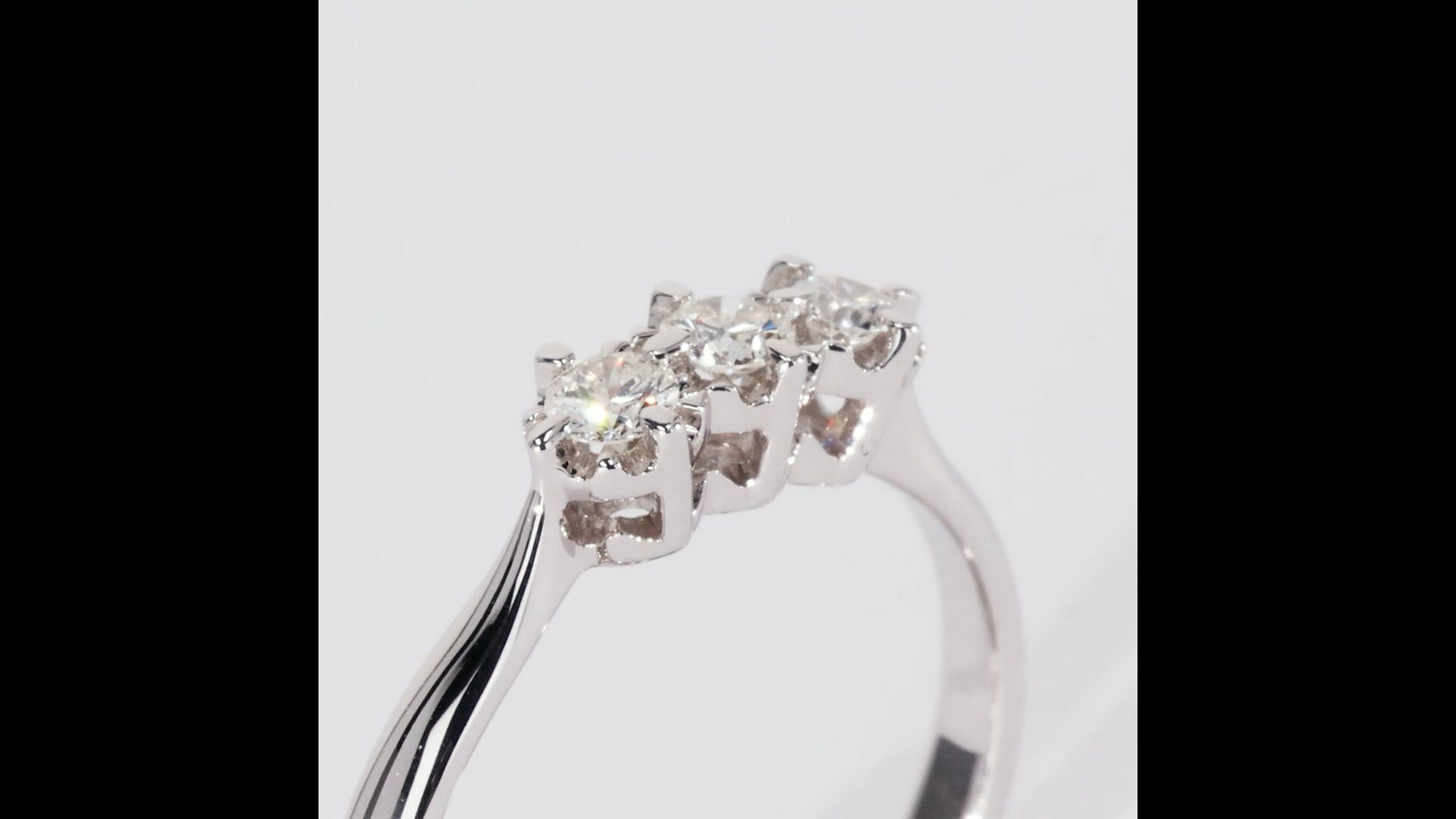 Anello Trilogy Diamazing Oro Bianco Diamante 1669473 Stroili