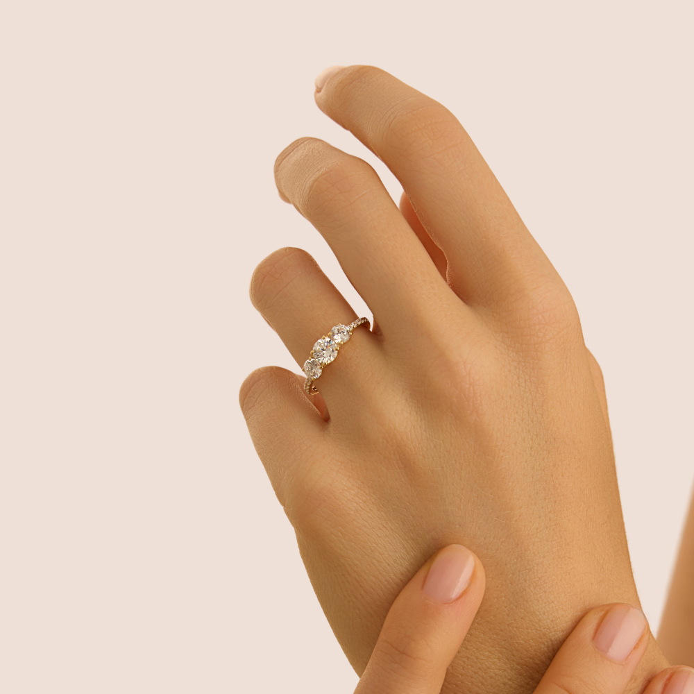 Anello Unisex Con Cubico Zirconia &ndash; 3 Linee Laterali, Ottagonale &ndash; Placcato Oro 14K &ndash; Misure Dal 7 Al 12